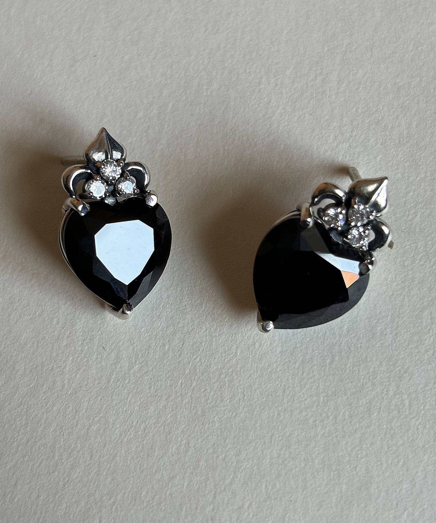 Vintage-Style Silver Stud Earrings with Black Cubic Zirconia